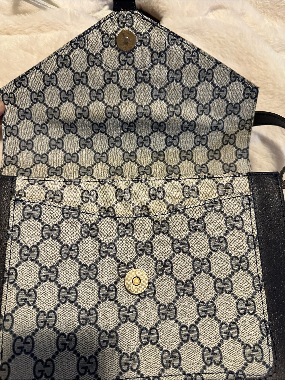 Vintage Gucci Navy & Beige GG Canvas Crossbody Red-Navy Web Stripe - Picture 4 of 9